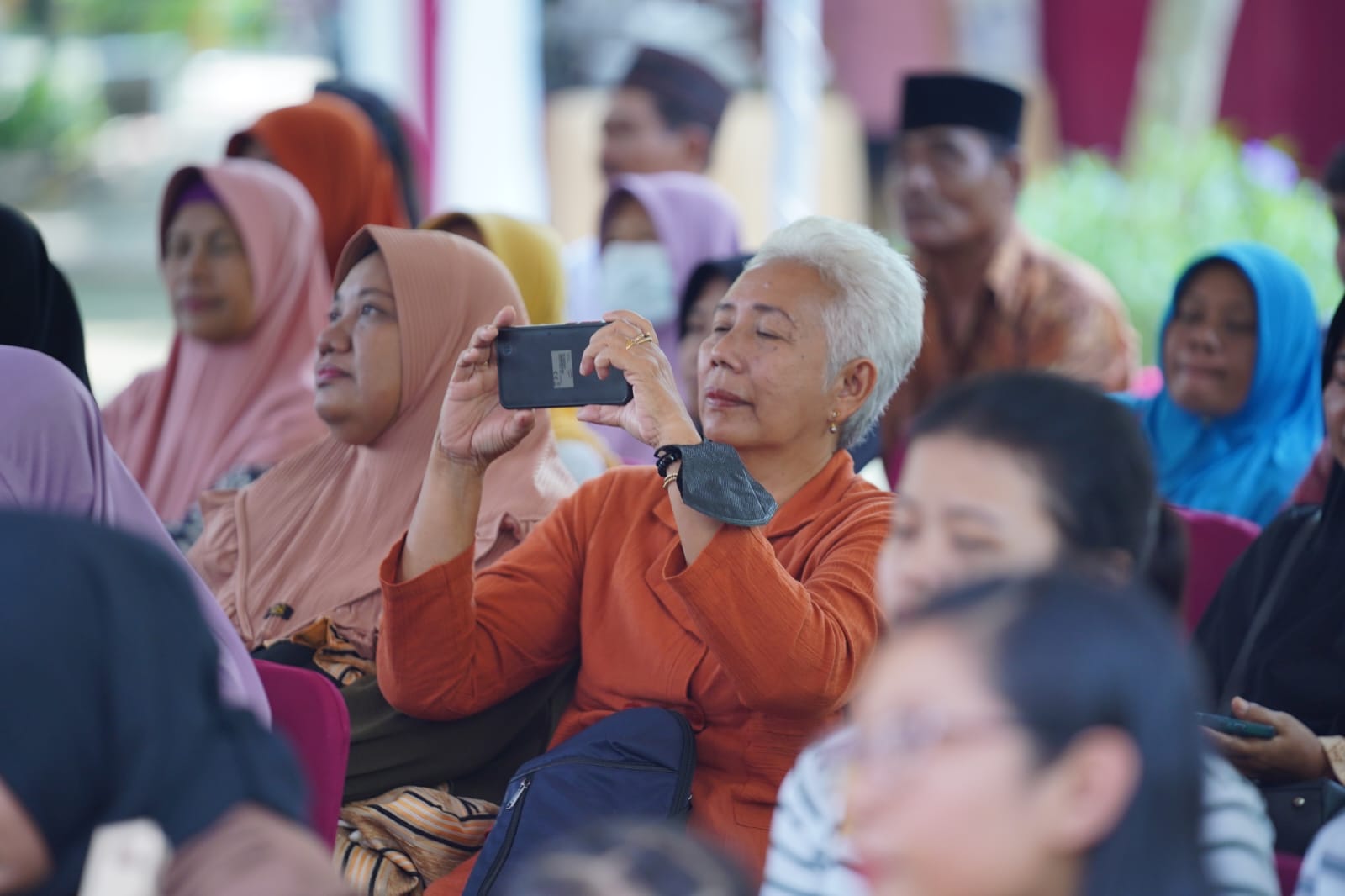 Foto 4 dari 10: Sambangi Warga di Kelurahan Ngegong, Wali Kota Ajak Warga Jaga Kerukunan dan Aktif Ikuti Pembangunan
