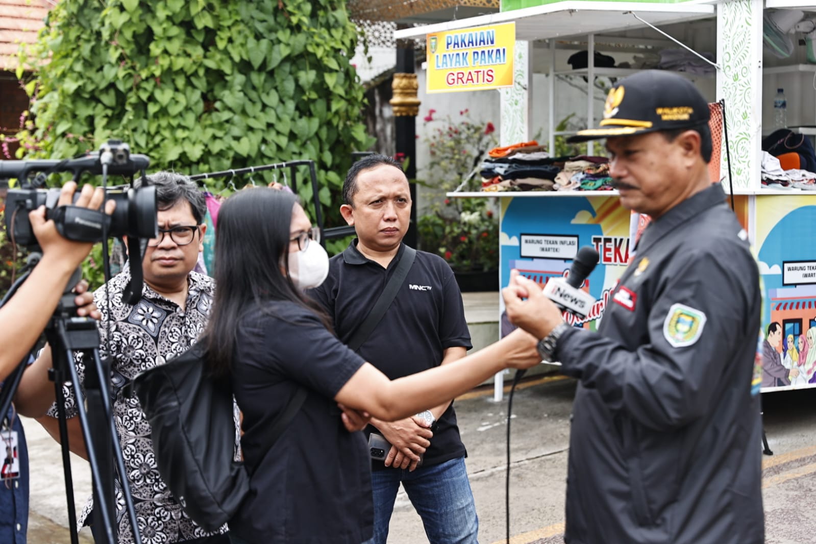 Foto 7 dari 9: Tertarik Lapak UMKM dan Wartek Inflasi, iNews Gali Materi Bersama Wali Kota Maidi