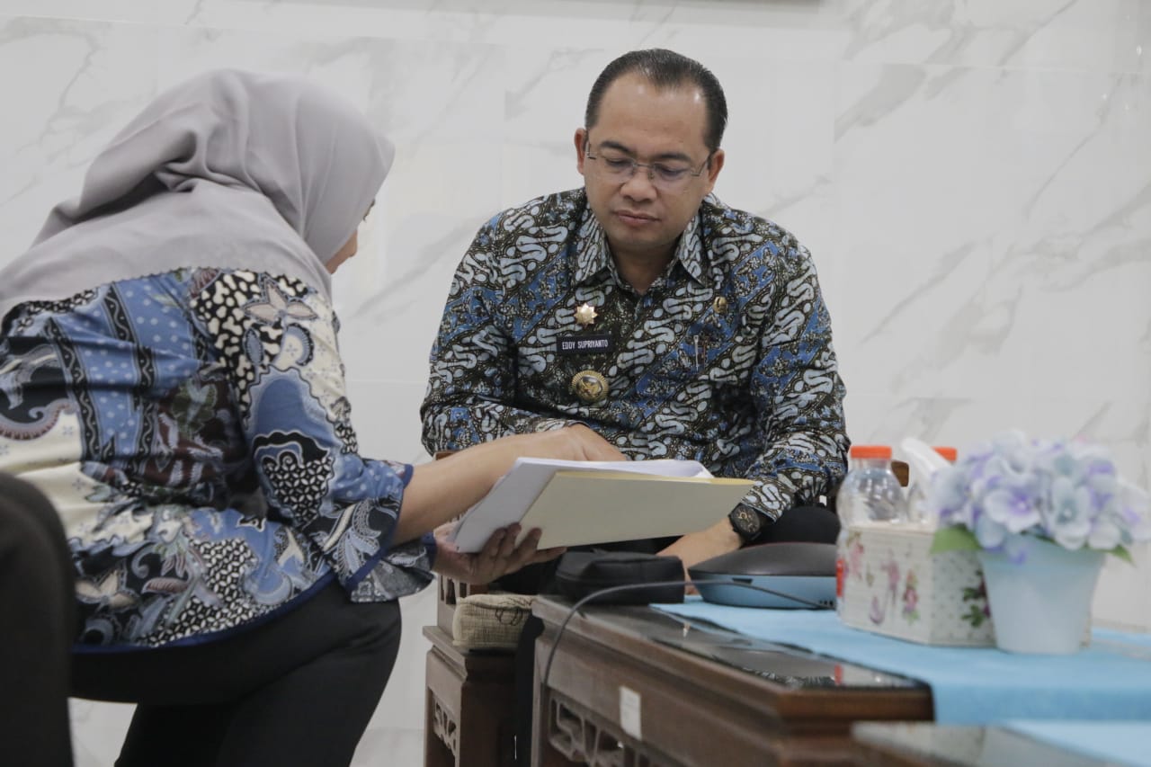 Foto 2 dari 8: Gelar Rakor Bersama Pemerintah Pusat, Pj Wali Kota Bahas Antisipasi Isu PHK dan Persiapan Penetapan Upah Minimum