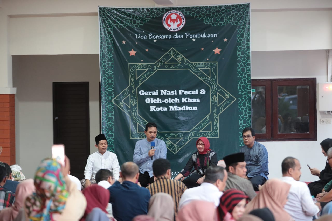 Foto 2 dari 8: Buka Gerai Nasi Pecel dan Oleh-oleh Gedung Dekranasda, Wali Kota: Ini Melengkapi Paket Wisata di Kota Pendekar
