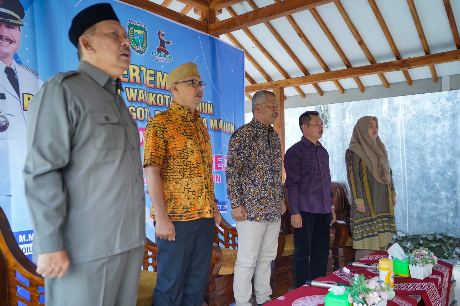 Foto 3 dari 9: Bertemu Warga di Kelurahan Tawangrejo dan Sukosari, Wali Kota Sampaikan Pesan Jaga Ketentraman Selama Ramadan
