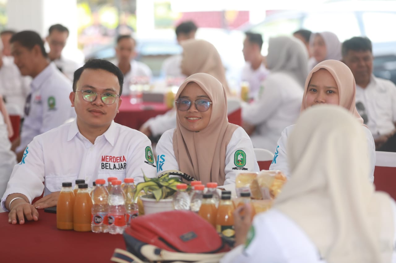 Foto 7 dari 12: Pj Wali Kota Terima Kunjungan Pemkab Sinjai, Gelar Studi Banding Pemanfaatan Chromebook