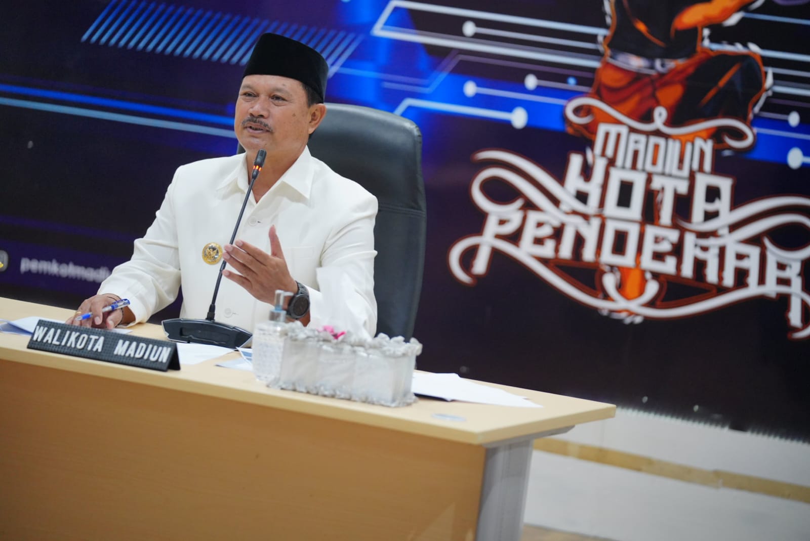 Foto utama berita: Narasumber BPSDM Jatim, Wali Kota Paparkan Program Pemkot Madiun Menghadapi Era BANI