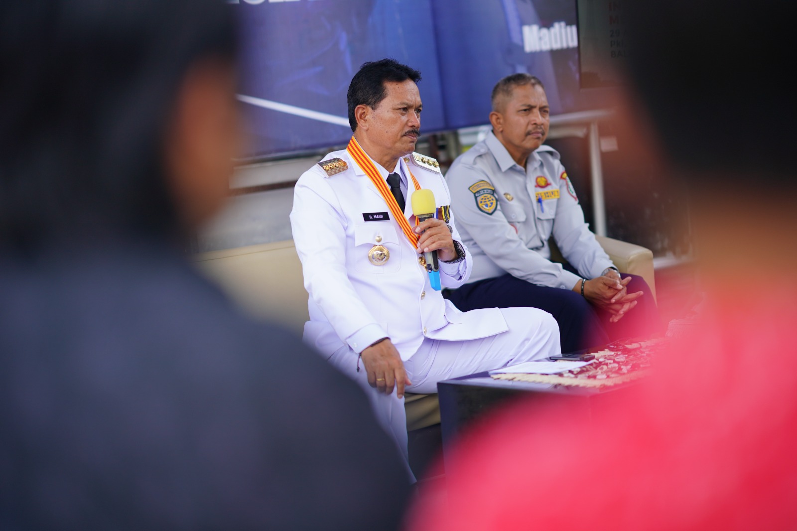 Foto 2 dari 10: Gelar Pembinaan Bagi Jukir Tepi Jalan, Wali Kota Ingatkan Jukir Harus Santun