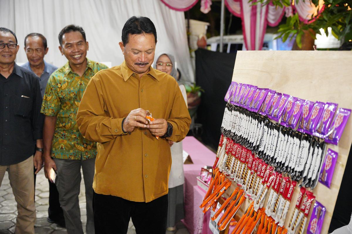 Foto 7 dari 10: Tinjau Kesiapan TPS, Wali Kota Bersama Forkopimda Gelar Pemantauan Langsung