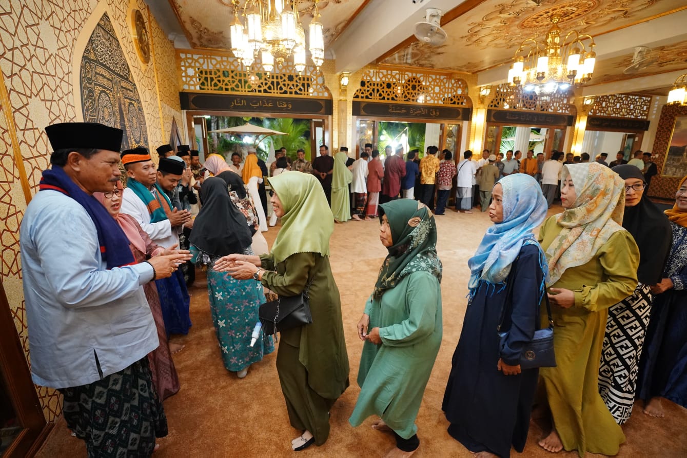 Foto 2 dari 10: Halal Bihalal dengan Warga, Wali Kota Sampaikan Permohonan Maaf Sekaligus Sampaikan Rencana Pembangunan Kota