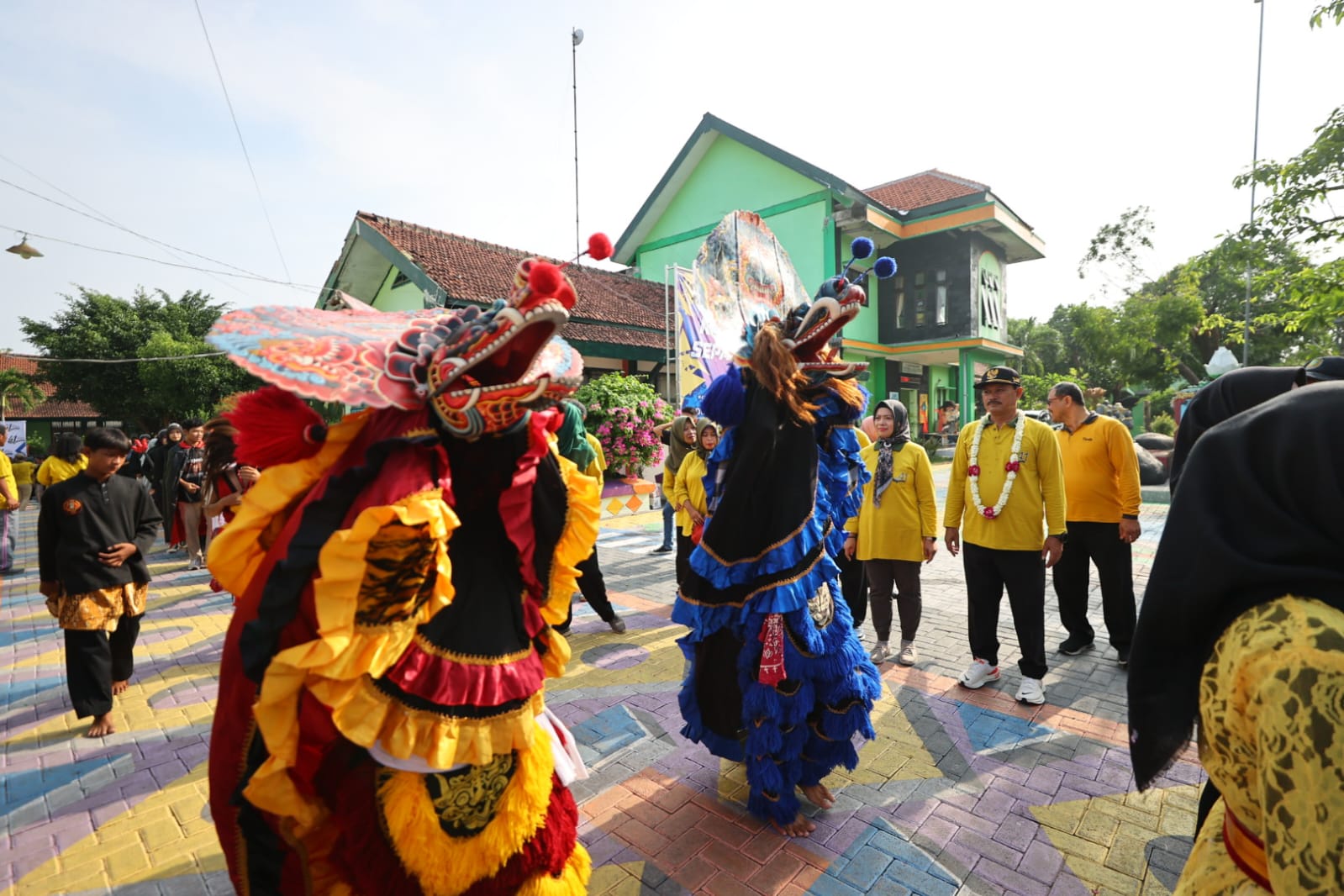 Foto 3 dari 10: Hadiri HUT SMPN 7, Wali Kota Harap Prestasi Makin Unggul