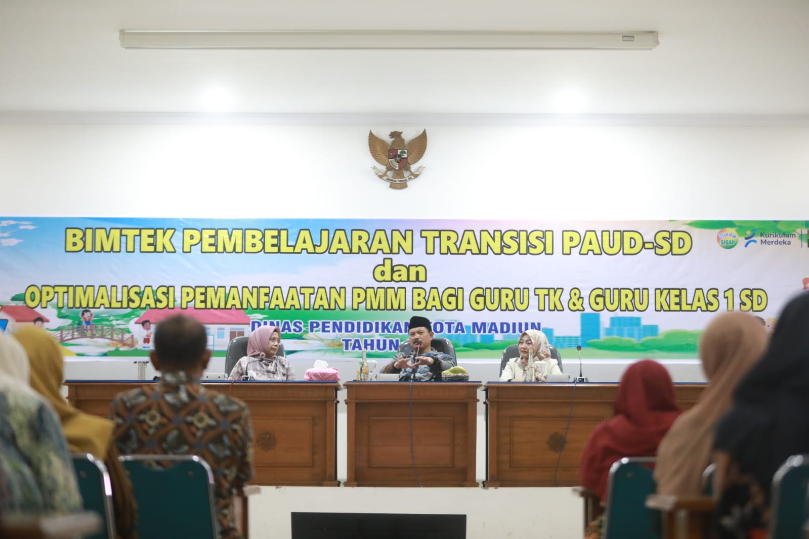 Foto 1 dari 11: Hadiri Bimtek Bersama Guru PAUD-SD, Wali Kota Harap Optimal dalam Pemanfaatan PMM