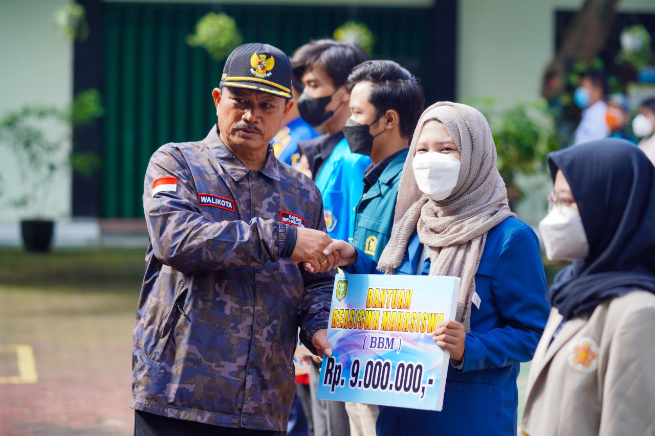 Foto utama berita: Wali Kota Harap Mahasiswa Penerima BBM Segera Lulus dan Ikut Berperan dalam Pembangunan