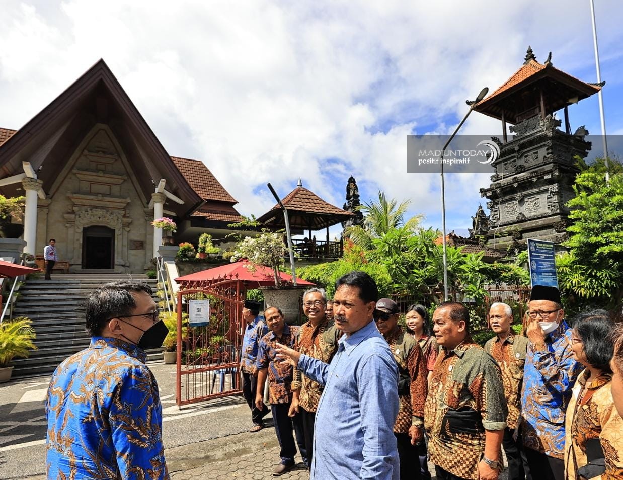 Foto 5 dari 7: Tingkatkan Toleransi Beragama, Wali Kota Ajak FKUB Kunjungi Komplek Peribadatan Puja Mandala