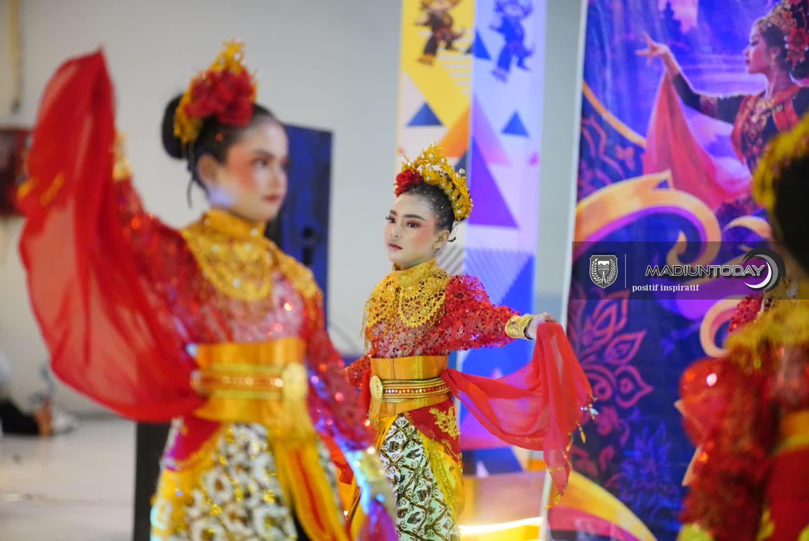 Foto 4 dari 14: Pasar Sleko Kembali Bergeliat, Aksi Tari Tradisional Anak Muda Mulai Dilirik Provinsi