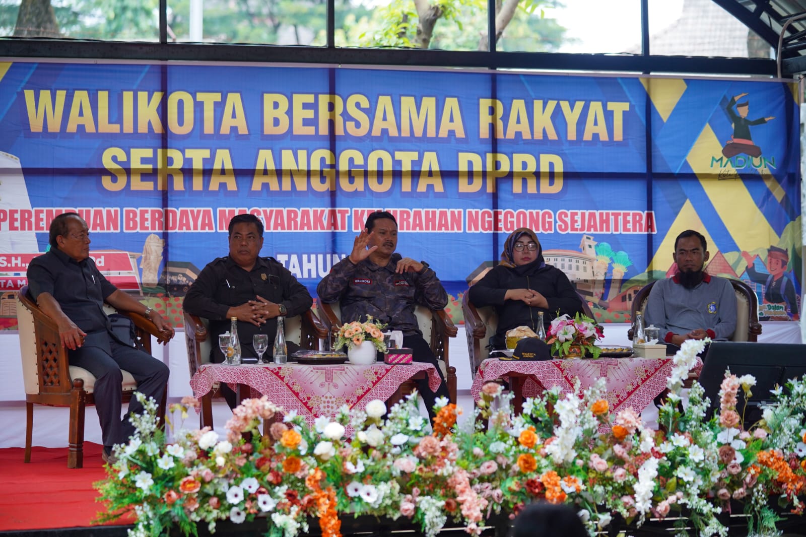 Foto 1 dari 10: Sambangi Warga di Kelurahan Ngegong, Wali Kota Ajak Warga Jaga Kerukunan dan Aktif Ikuti Pembangunan