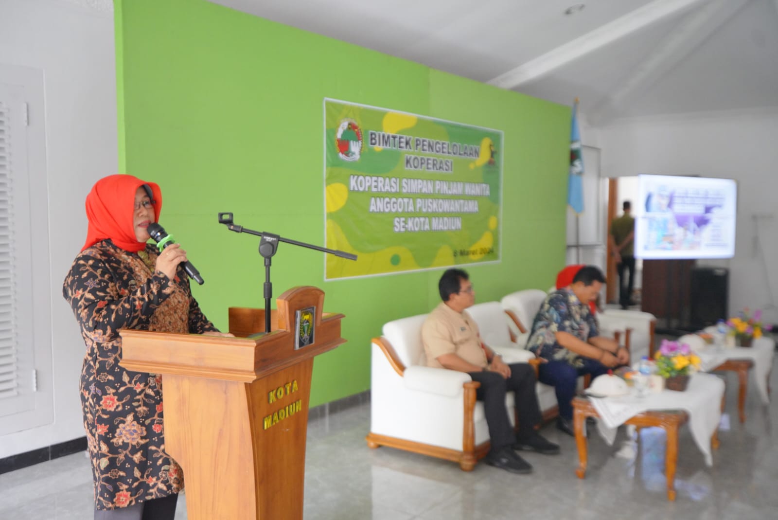 Foto 5 dari 8: Gelar Bimtek Pengelolaan Koperasi, Wali Kota Harap Koperasi Optimal Berikan Pelayanan