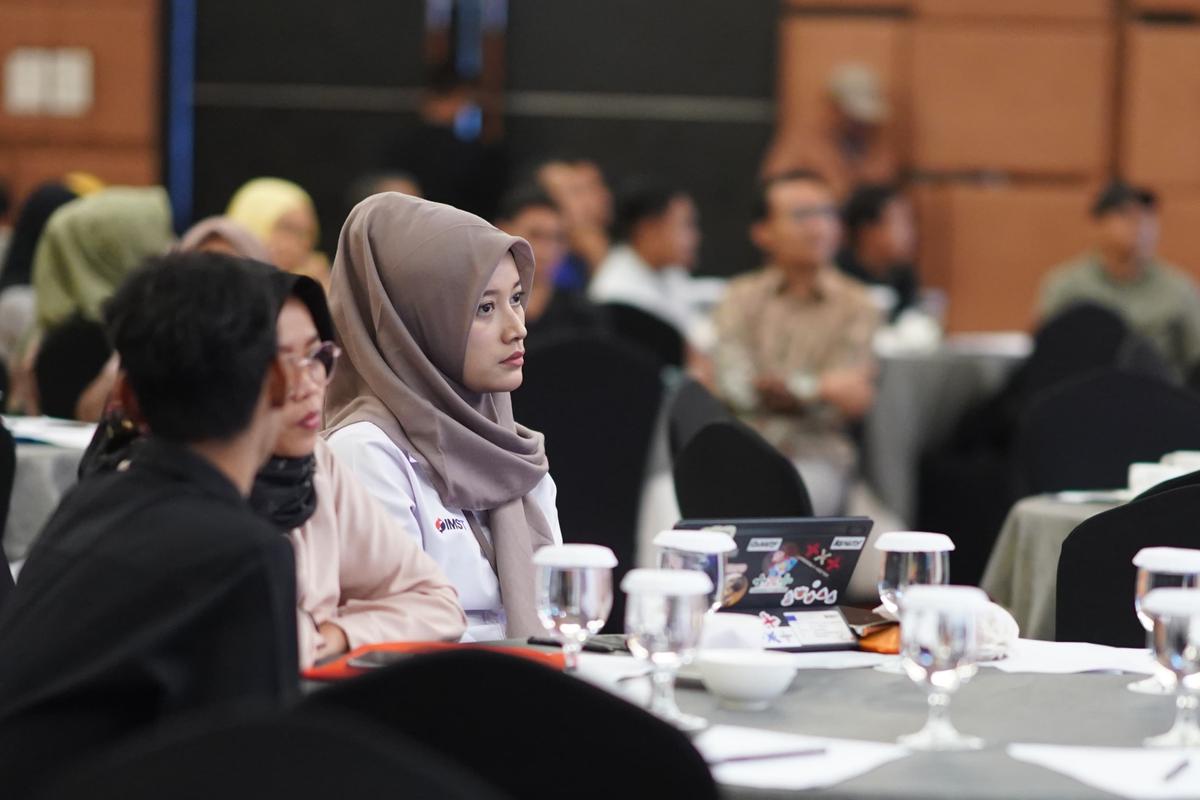 Foto 3 dari 9: Gelar Sosialisasi Implementasi Perizinan Berusaha, Wali Kota Pesan Pengusaha Harus Paham Hak dan Tanggung Jawab
