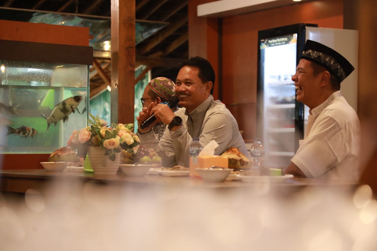 Foto 7 dari 8: Resmikan Grill Bebakaran, Wali Kota: Menambah Pilihan Kuliner Wisatawan