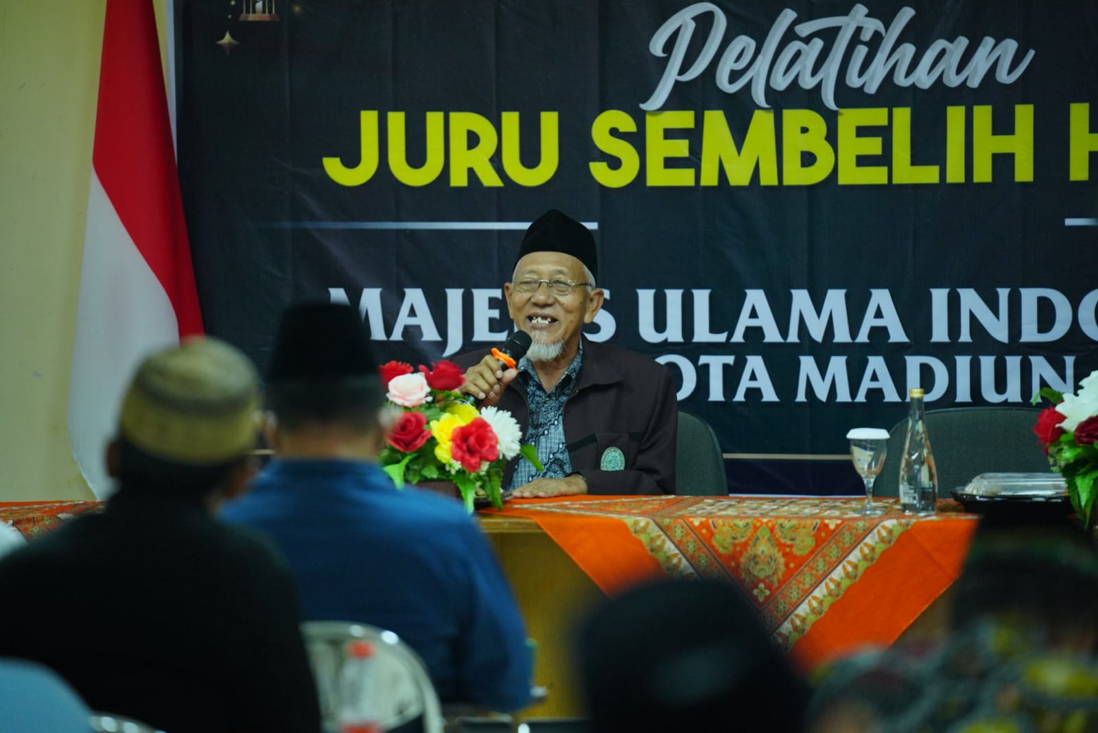 Foto 6 dari 8: Hadiri Pelatihan Penyembelihan Hewan Kurban Secara Syar’i, Wali Kota Beri Apresiasi MUI