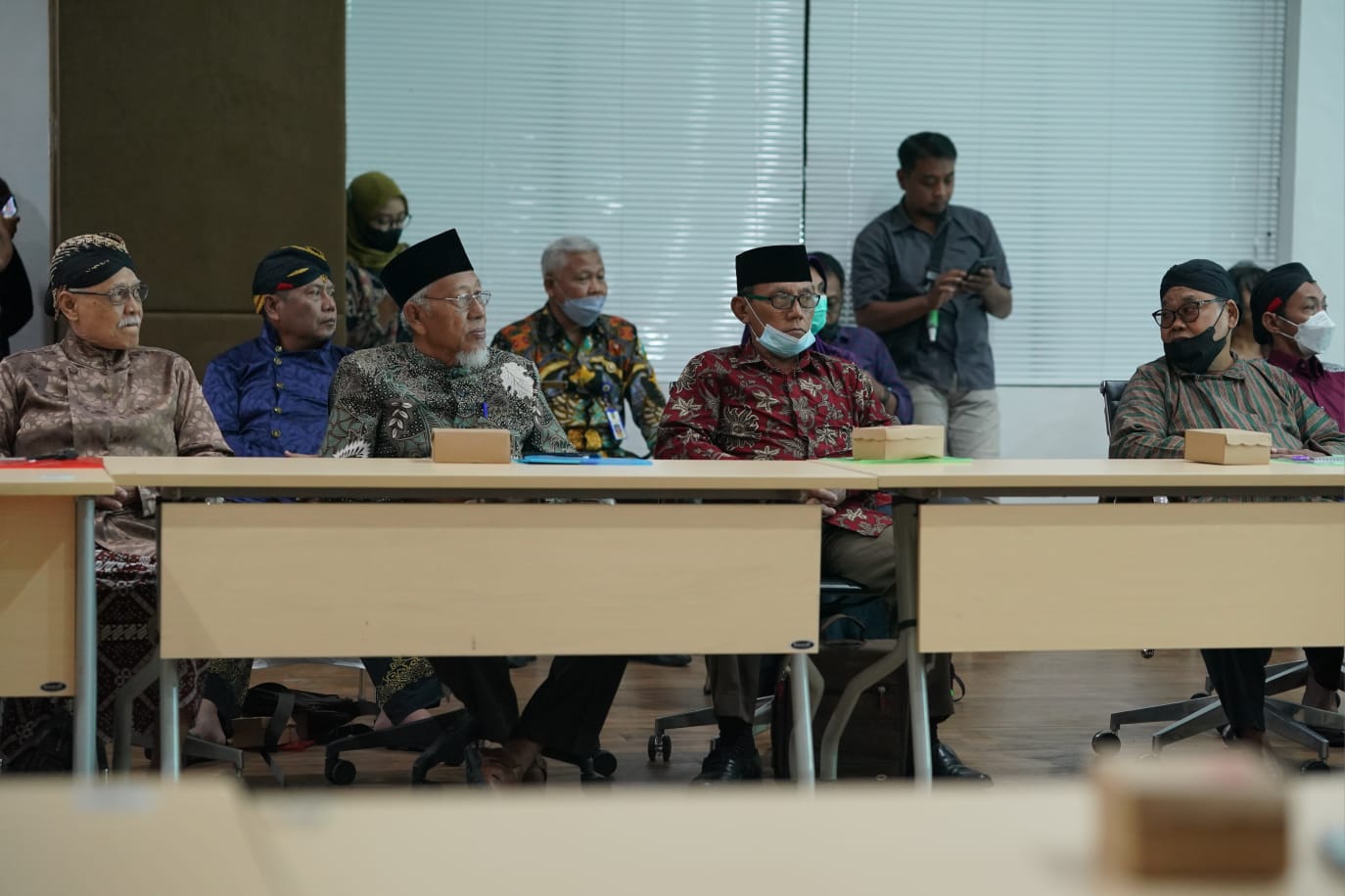 Foto 7 dari 10: Dibuka Wali Kota Maidi, Sarasehan Penghayat Kepercayaan Diharap Jadi Sarana Sosialisasi Jelang Pemilu