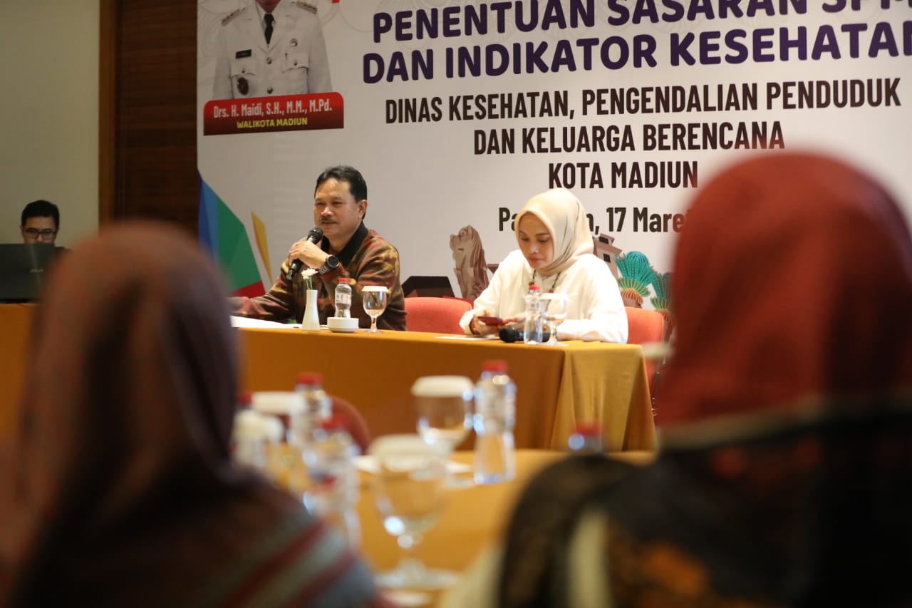 Foto 4 dari 10: Tentukan Sasaran SPM dan Indikator Kesehatan, Wali Kota Pimpin FGD Bersama OPD Terkait
