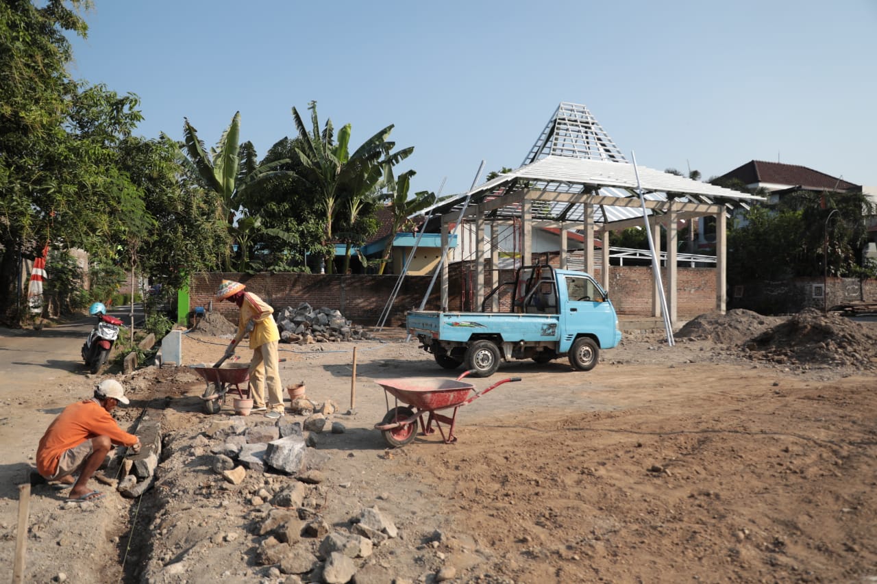 Foto utama berita: Kampung Tematik Kelurahan Sogaten Proses Pengerjaan, Ditarget Rampung Agustus Mendatang
