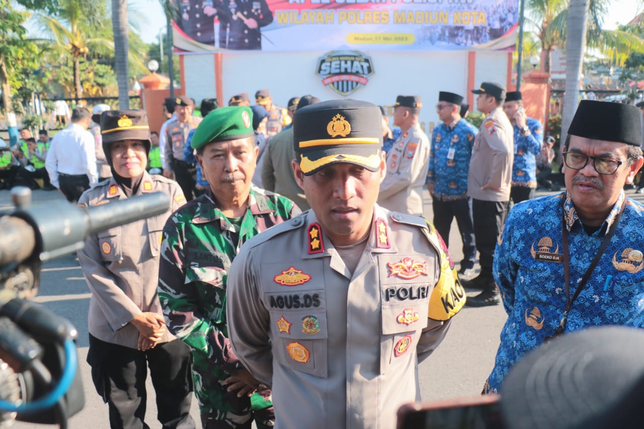 Foto 9 dari 10: Ada Satu Polisi Ditiap RW, Polres Madiun Kota Tugaskan 436 Personil Jadi Polisi RW