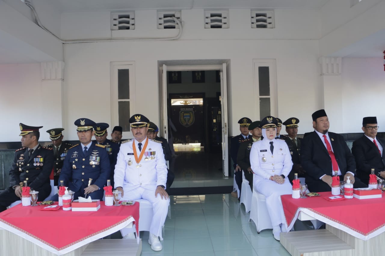 Foto 11 dari 14: HUT ke-77 Bhayangkara, Wali Kota: Setiap Pribadi Harus Menjadi Polisi untuk Diri Sendiri