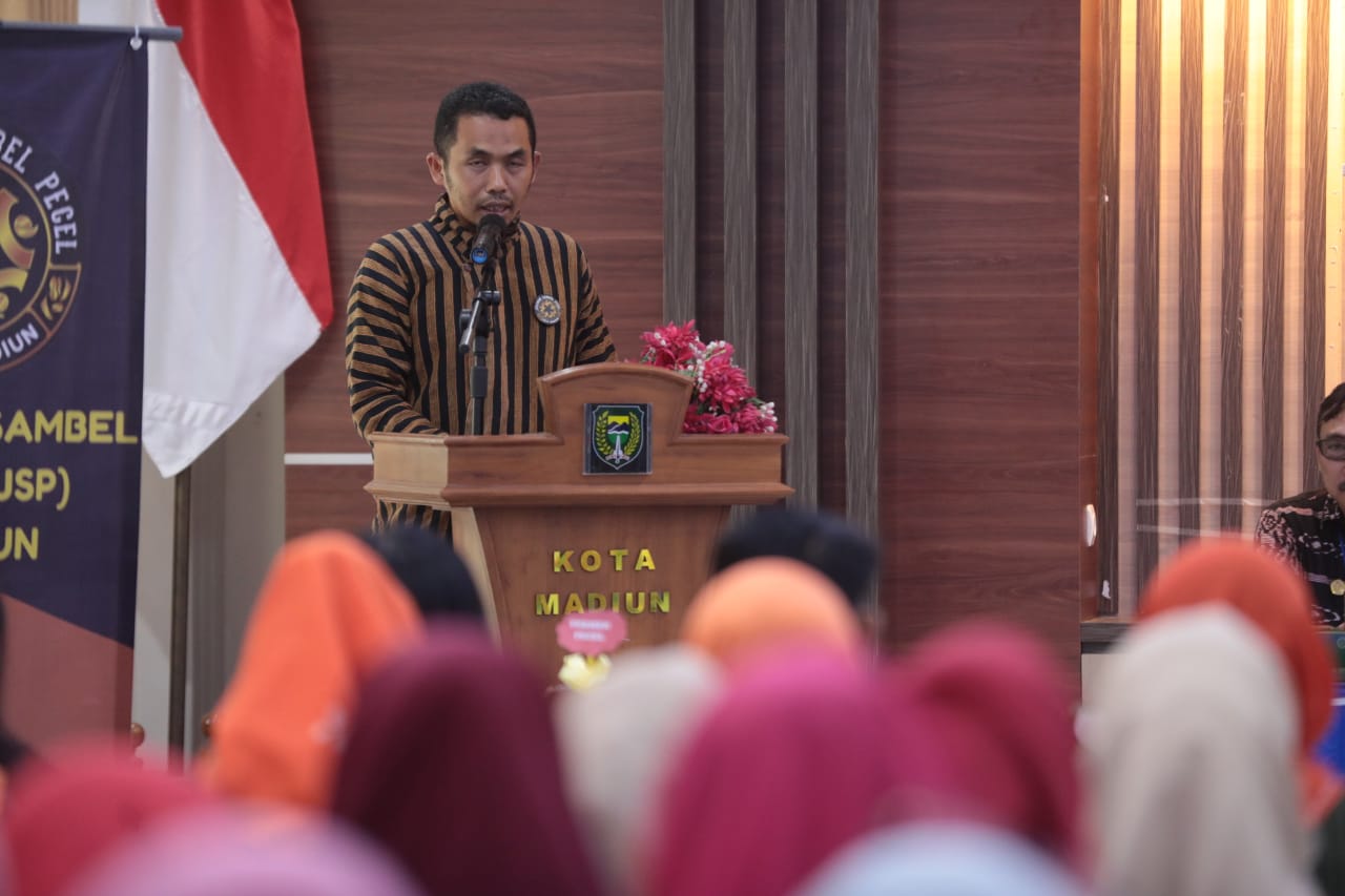 Foto 6 dari 13: Hadiri Pelatihan Produksi Permen Pecel, Wali Kota: Inovasi Baru Seperti Ini Harus Terus Dimunculkan