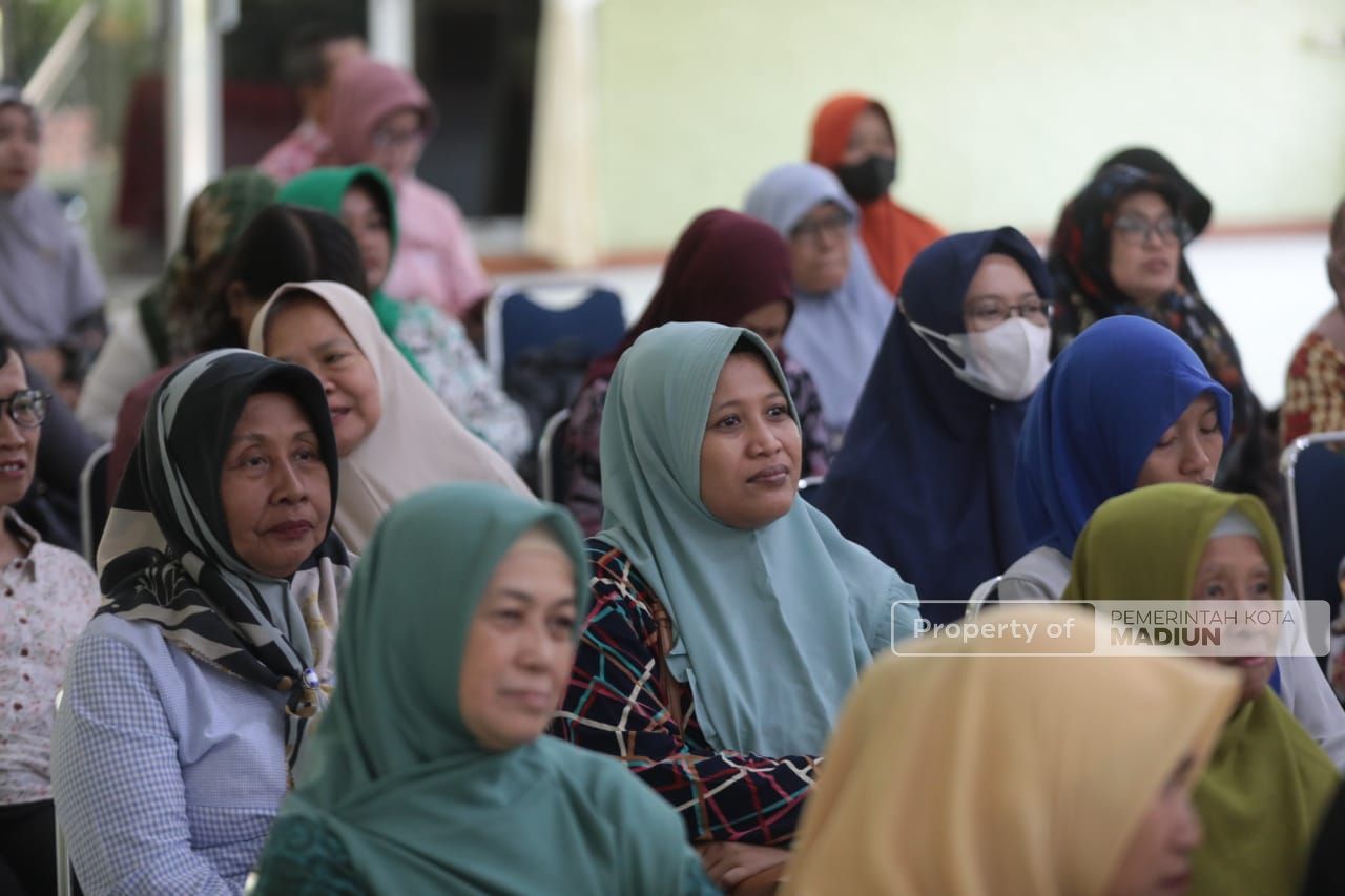 Foto 5 dari 9: Sosialisasi Cinta, Bangga, dan Paham Rupiah, Wali Kota Ajak Masyarakat Bijak dalam Menggunakan Uang