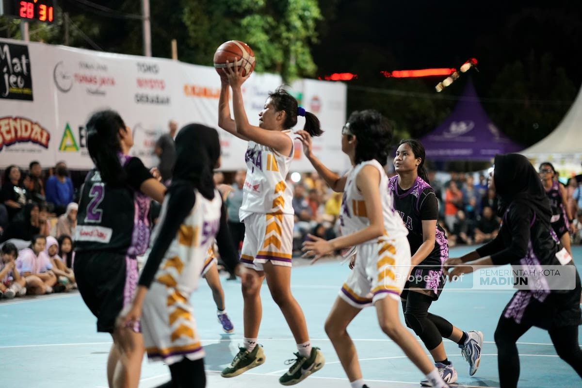 Foto 9 dari 9: Kejurkot Basket Tri Dharma Cup 2023 Resmi Berakhir, Wali Kota Apresiasi Semangat Para Peserta
