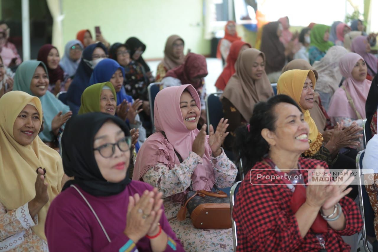 Foto 3 dari 9: Sosialisasi Cinta, Bangga, dan Paham Rupiah, Wali Kota Ajak Masyarakat Bijak dalam Menggunakan Uang