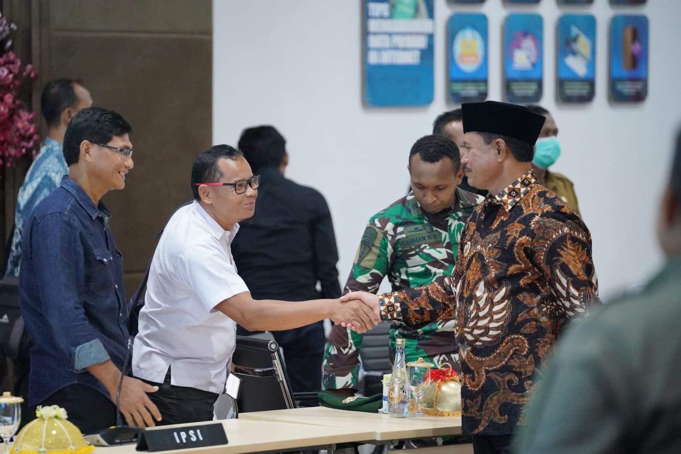 Foto 10 dari 10: Gelar Rakor Bersama Stakeholder, Wali Kota Pesan Jaga Kerukunan dan Keamanan Kota