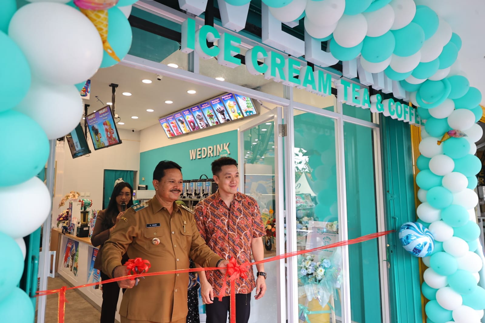 Foto utama berita: Hadiri Pembukaan Gerai Ice Cream dan Minuman, Wali Kota: Ini Melengkapi Kuliner di Kota Madiun