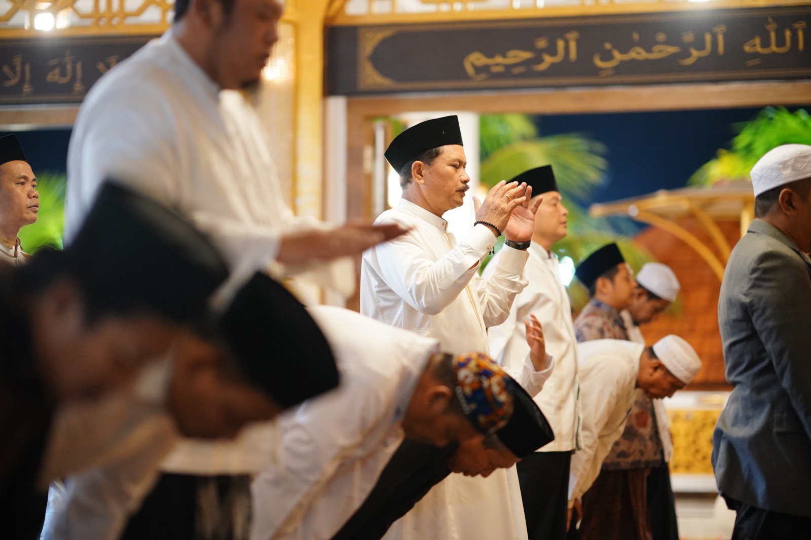 Foto 9 dari 10: Peringati Nuzulul Quran, Wali Kota Juga Salurkan Bantuan Pangan