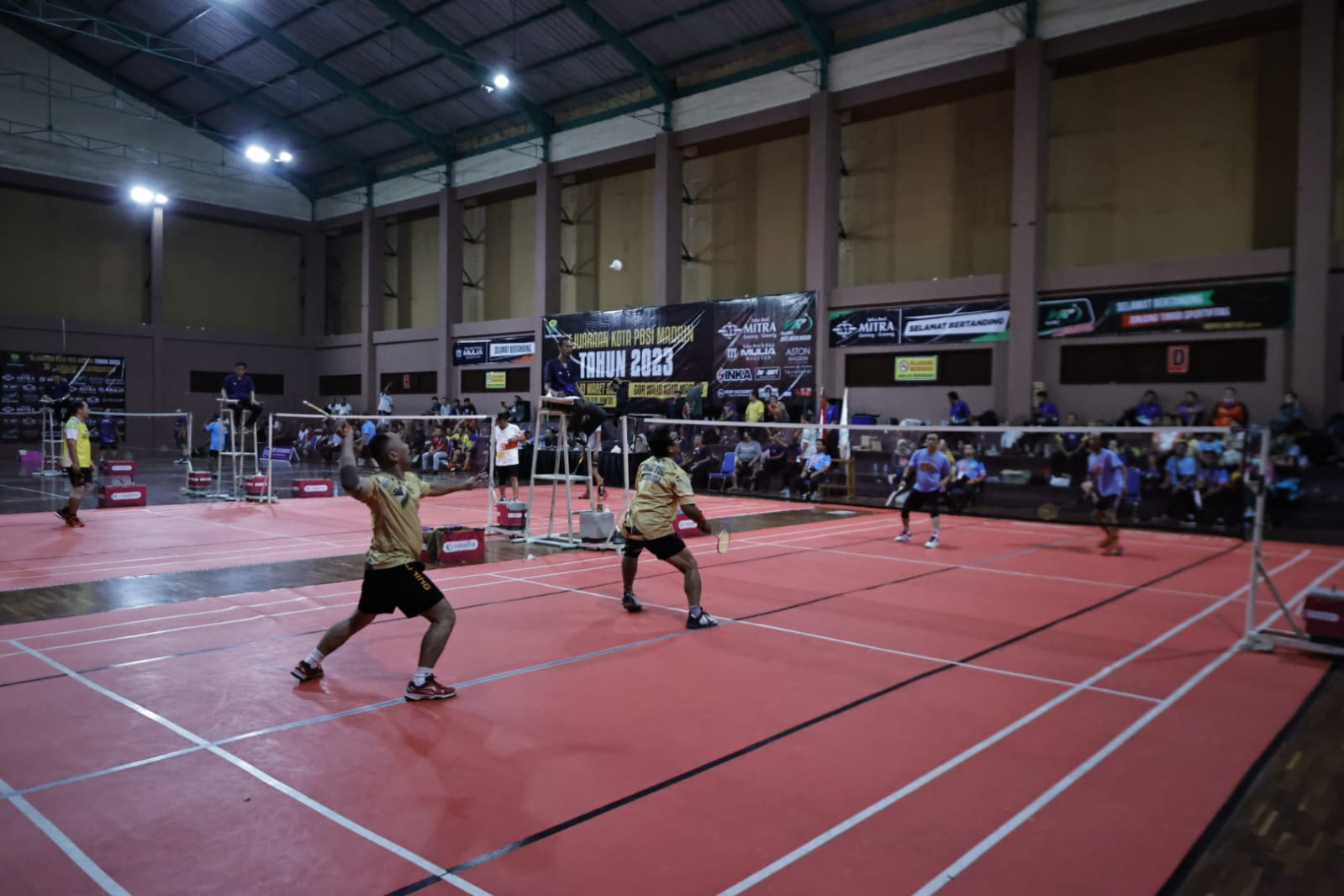 Foto 6 dari 9: Diikuti 358 Pemain, Kejurkot PBSI Sajikan Pertandingan Seru Lagi Menarik