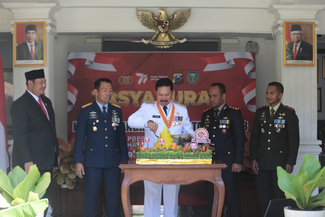 Foto 13 dari 14: HUT ke-77 Bhayangkara, Wali Kota: Setiap Pribadi Harus Menjadi Polisi untuk Diri Sendiri