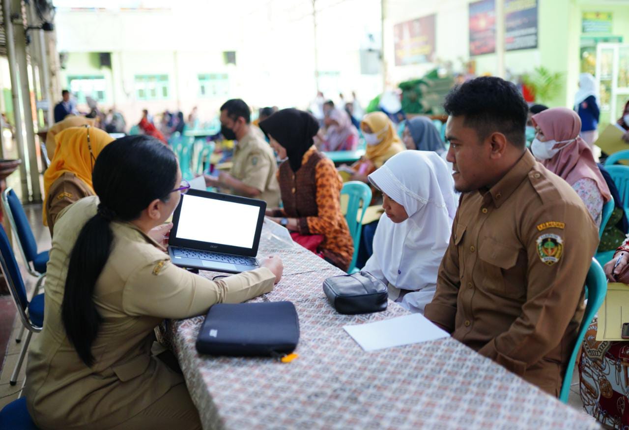Foto utama berita: 5.508 Unit Laptop Mulai Didistribusikan Untuk Siswa SMP