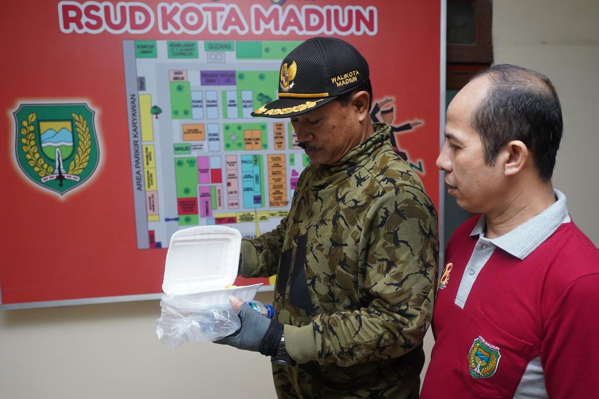 Foto 5 dari 9: Jumat Berkah di RSUD Kota Madiun, Wali Kota: Layanan Kesehatan Tidak Hanya Obat