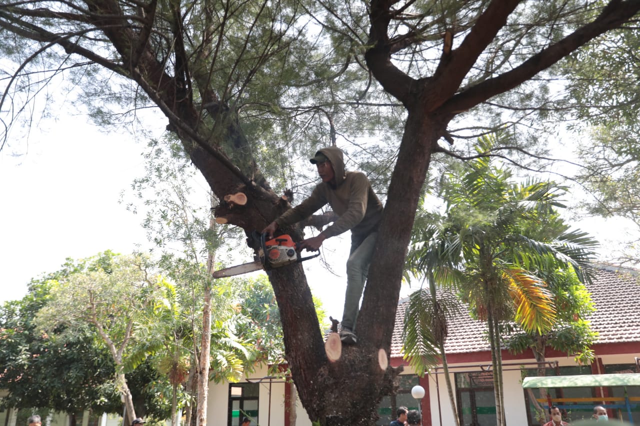 Foto 7 dari 9: Persiapan Kunjungan Kenya, Wali Kota Pimpin Kerja Bakti Di RSUD