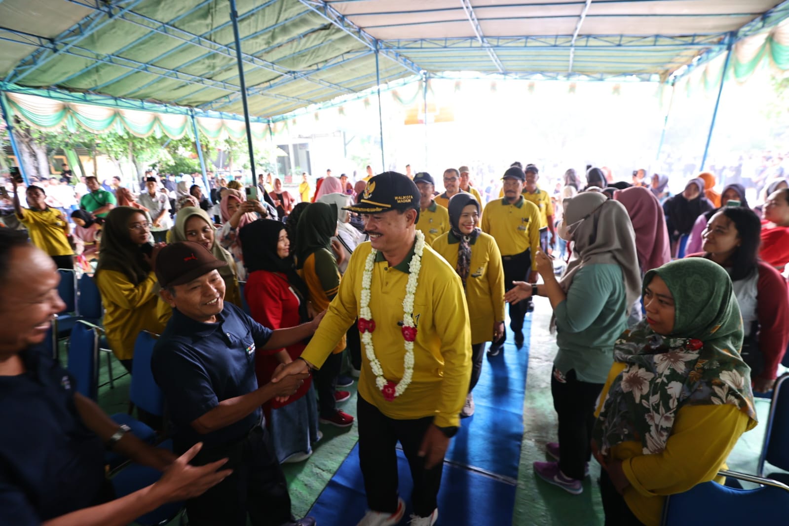 Foto 4 dari 10: Hadiri HUT SMPN 7, Wali Kota Harap Prestasi Makin Unggul