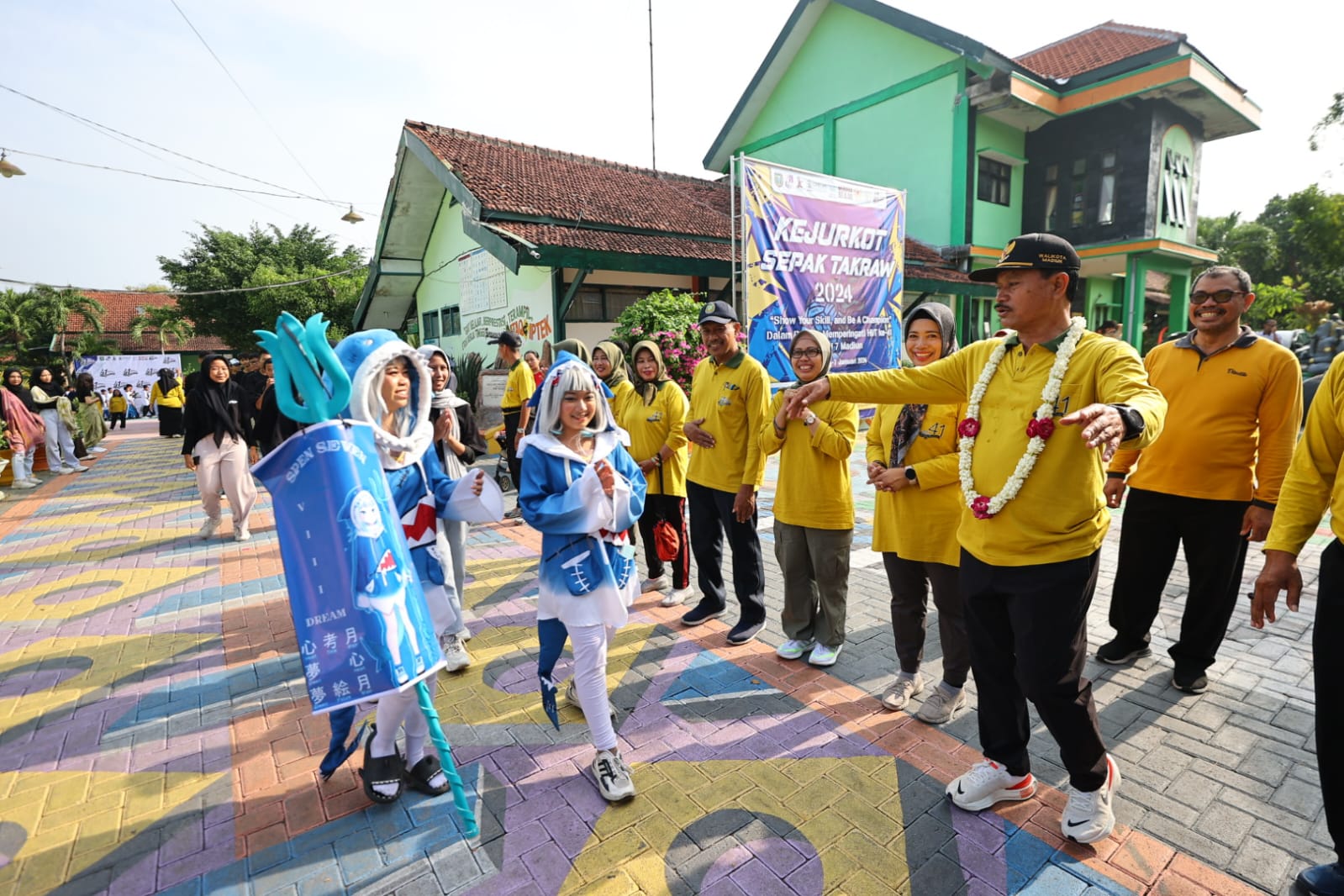 Foto 2 dari 10: Hadiri HUT SMPN 7, Wali Kota Harap Prestasi Makin Unggul