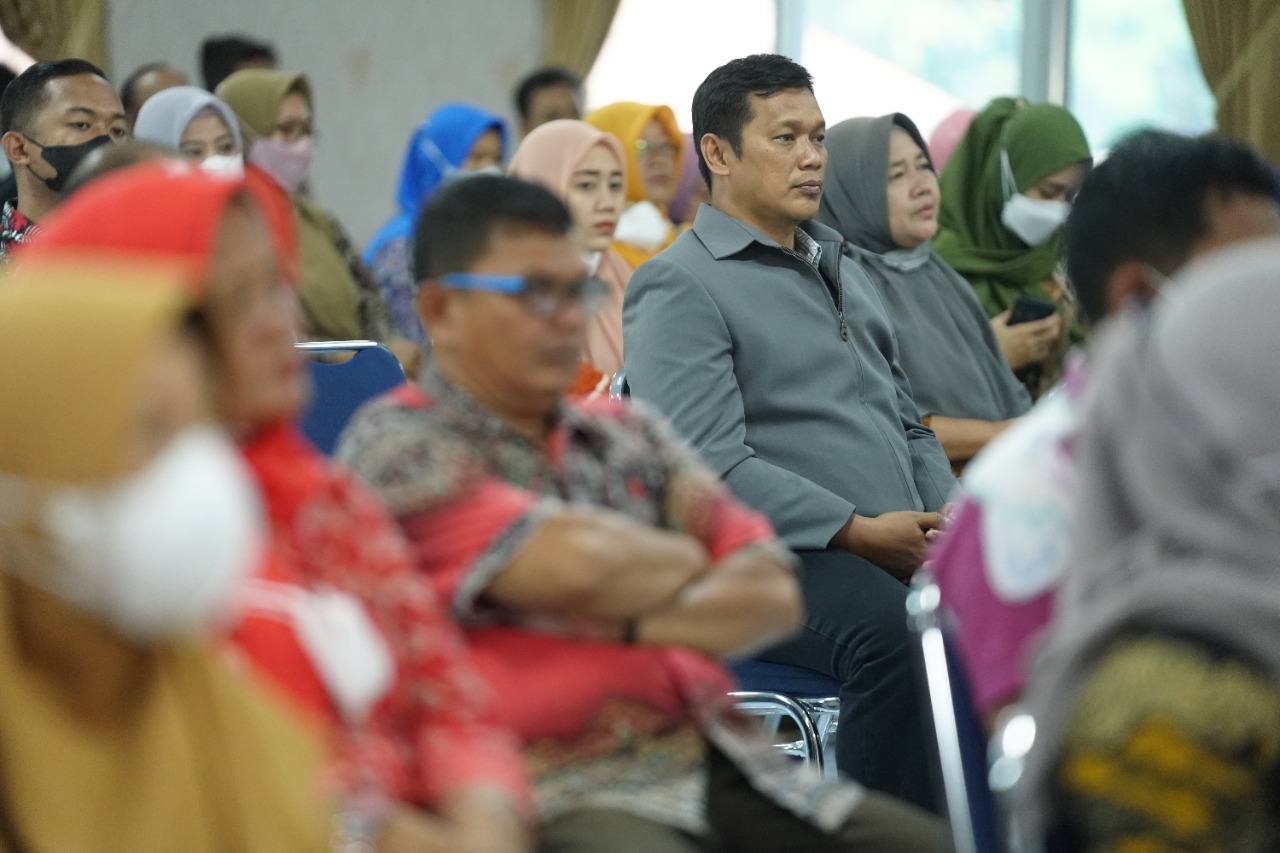 Foto 8 dari 10: Beri Arahan Perangkat Kelurahan dan Kecamatan di Kartoharjo, Wali Kota Pesan Produktif dalam Jalankan Tugas
