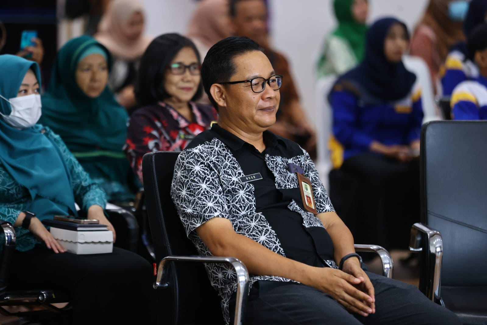 Foto 5 dari 9: Gelar Sarasehan, Wali Kota Ingatkan Peran Penting Orang Tua Dalam Pendidikan Literasi Digital Anak