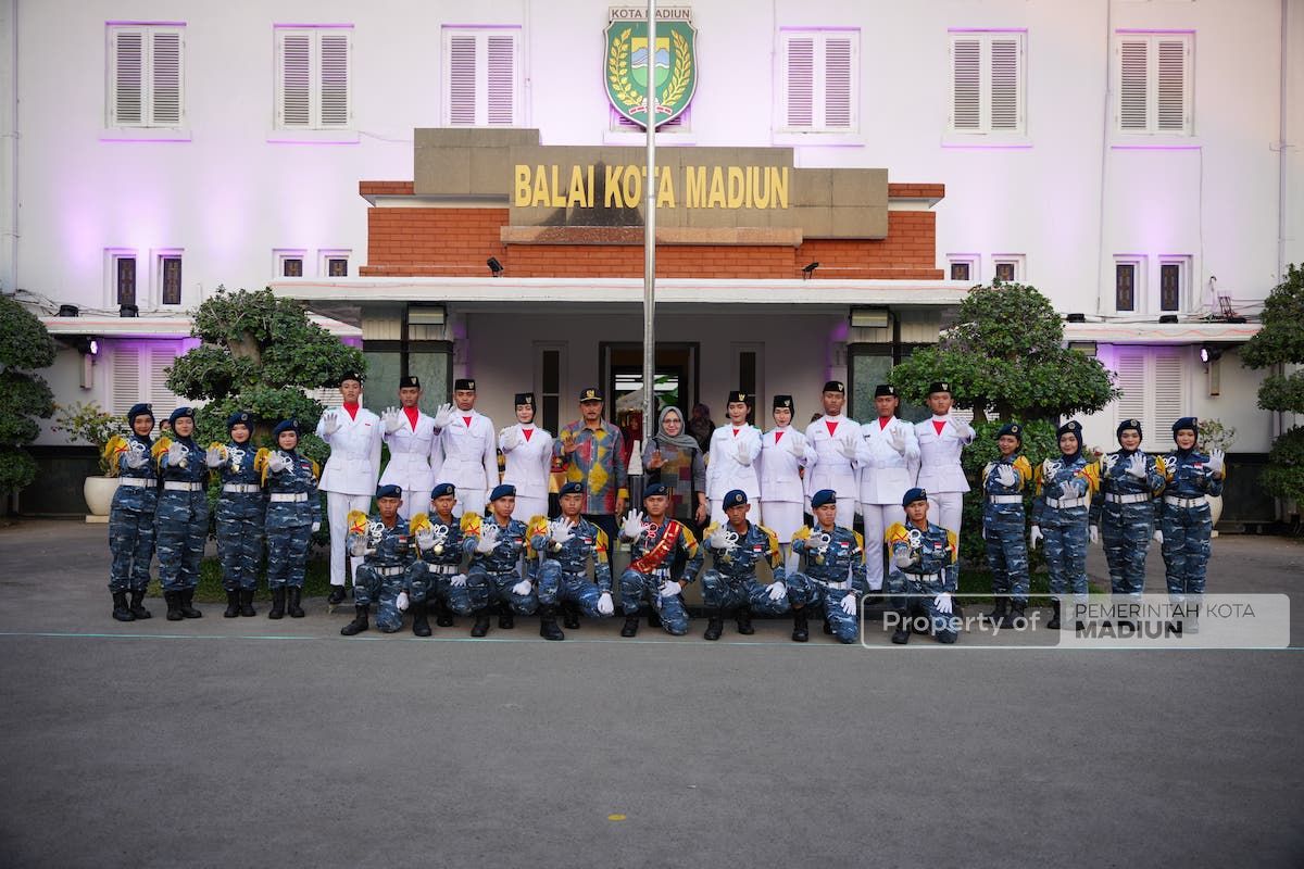 Foto 8 dari 8: Hadiri Event Parade Senja, Wali Kota Apresiasi Kreativitas Peserta