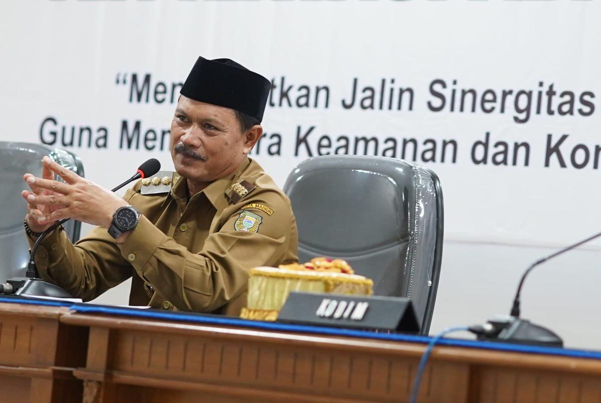 Foto 1 dari 9: Jaga Kondusivitas Kota Jelang Lebaran, Wali Kota Gelar Rakor Tim Kewaspadaan Dini Bersama Tiga Pilar