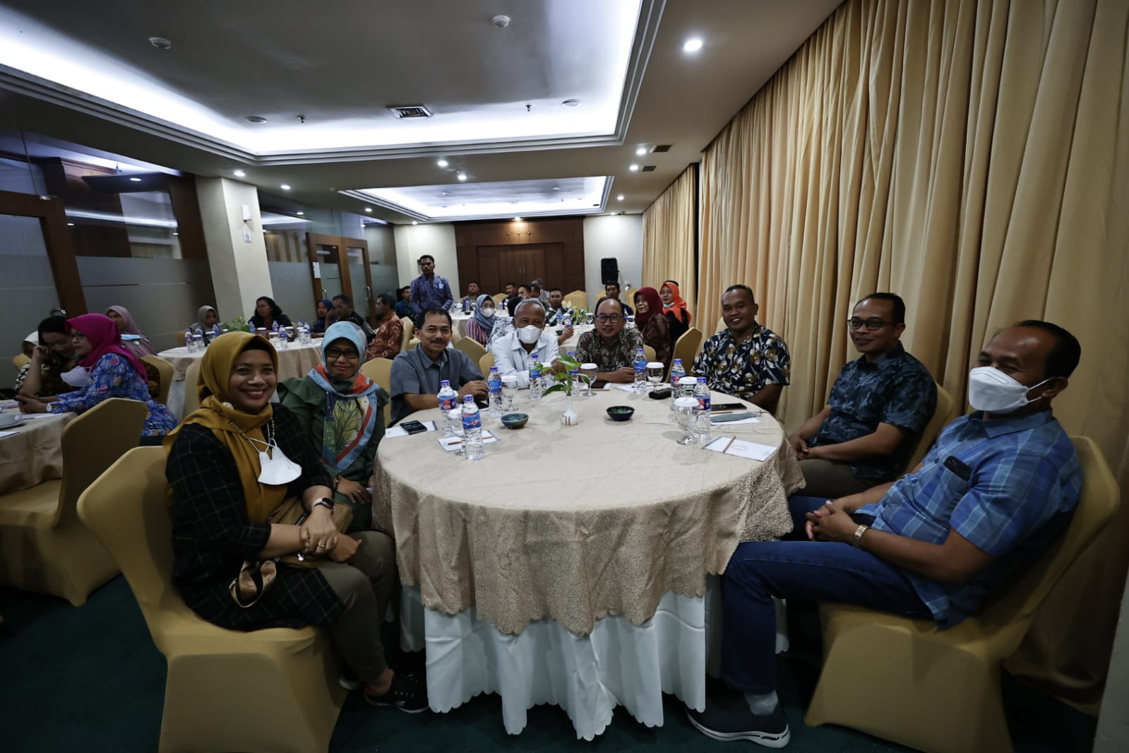 Foto 11 dari 12: Belajar Pengelolaan Lingkungan Skala Internasional, Wali Kota Hadirkan Narasumber Dari Singapura