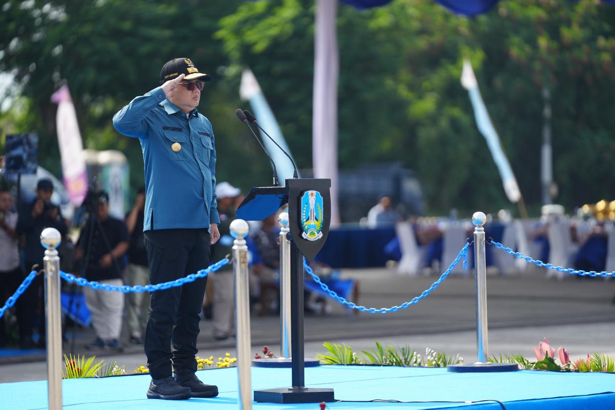 Foto 1 dari 14: Hadiri Pembaretan Taruna-Taruni SMAN Taruna se-Jawa Timur, Pj Wali Kota: Ini Modal Besar Menapaki Proses Pendidikan Selanjutnya