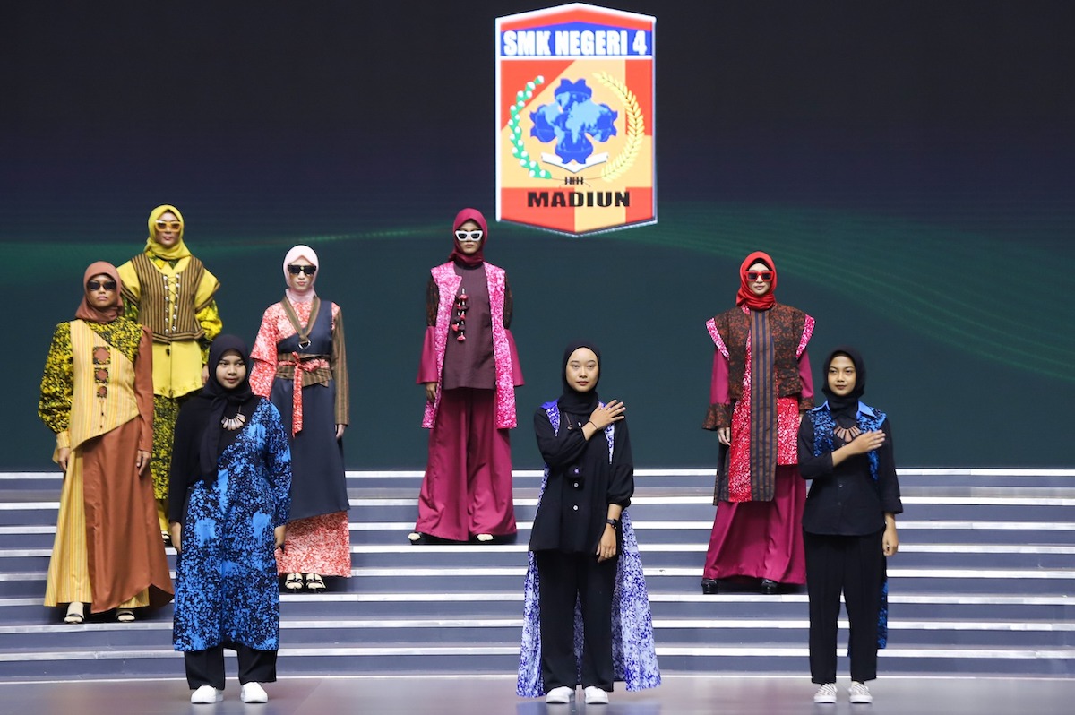 Foto utama berita: Bikin Bangga! Karya Siswi SMKN 4 Kota Madiun Ini Tampil di Event Internasional IN2MF