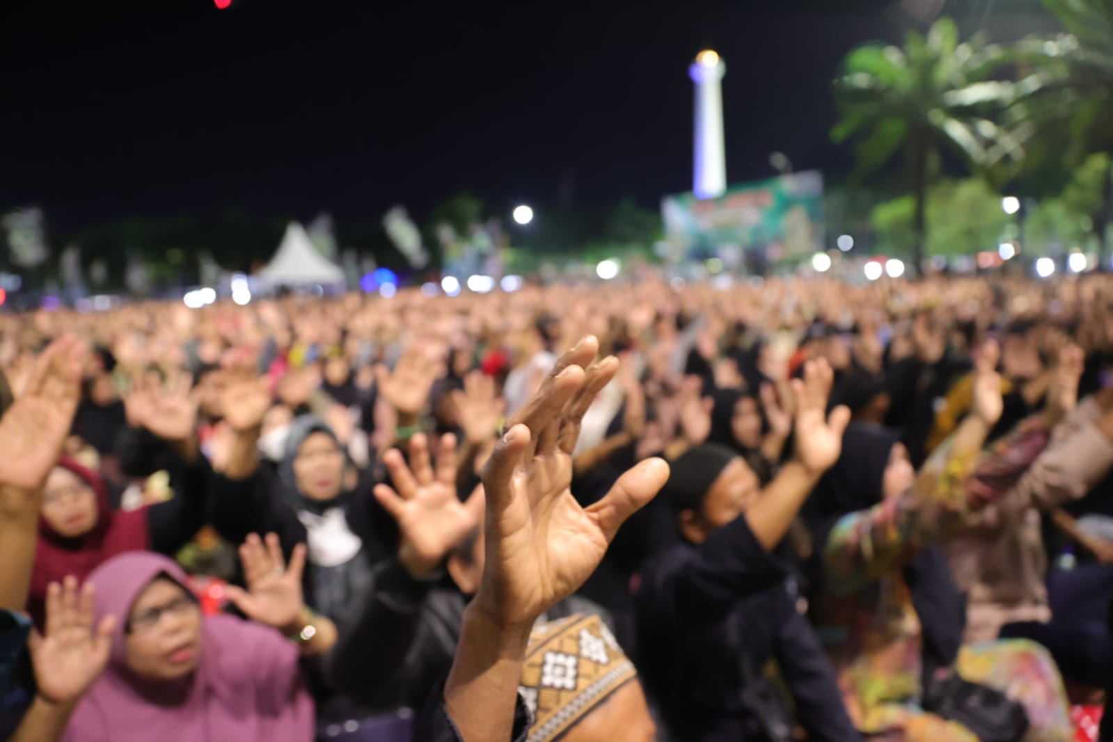Foto 18 dari 19: Agungkan Nabi Muhammad Dalam Madiun Bersholawat