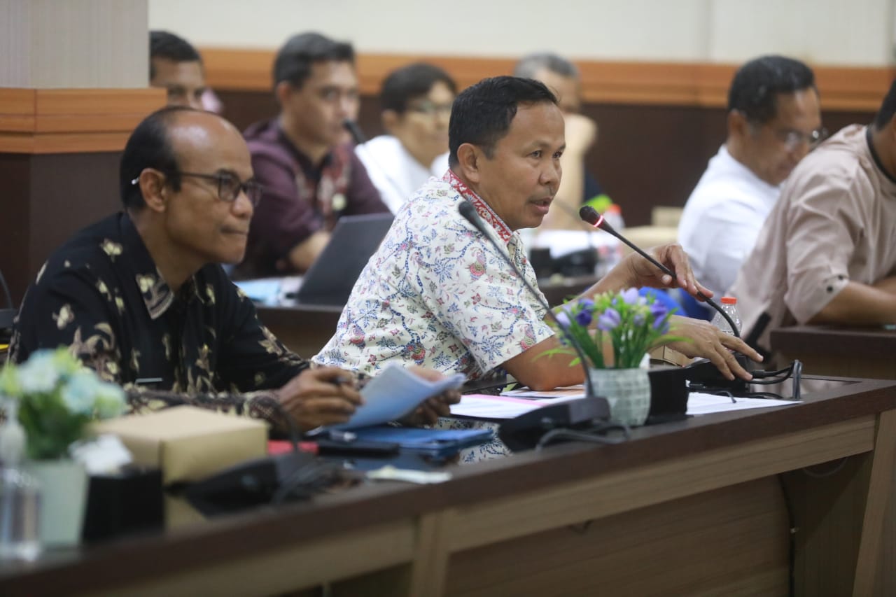 Foto 2 dari 11: Rapat Persiapan Pelaksanaan Pavingisasi dan PJU, Wali Kota : Pelayanan Kota Harus Optimal