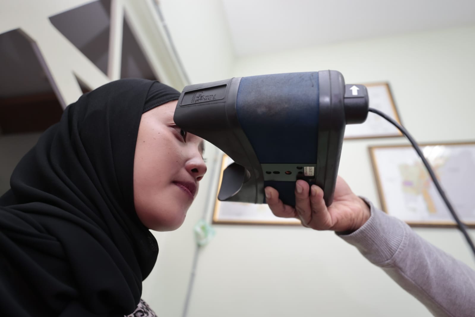 Foto 2 dari 3: Terbukti Bermanfaat, Dispendukcapil Layani Ratusan Warga Dalam Program Anti Prei Lebaran