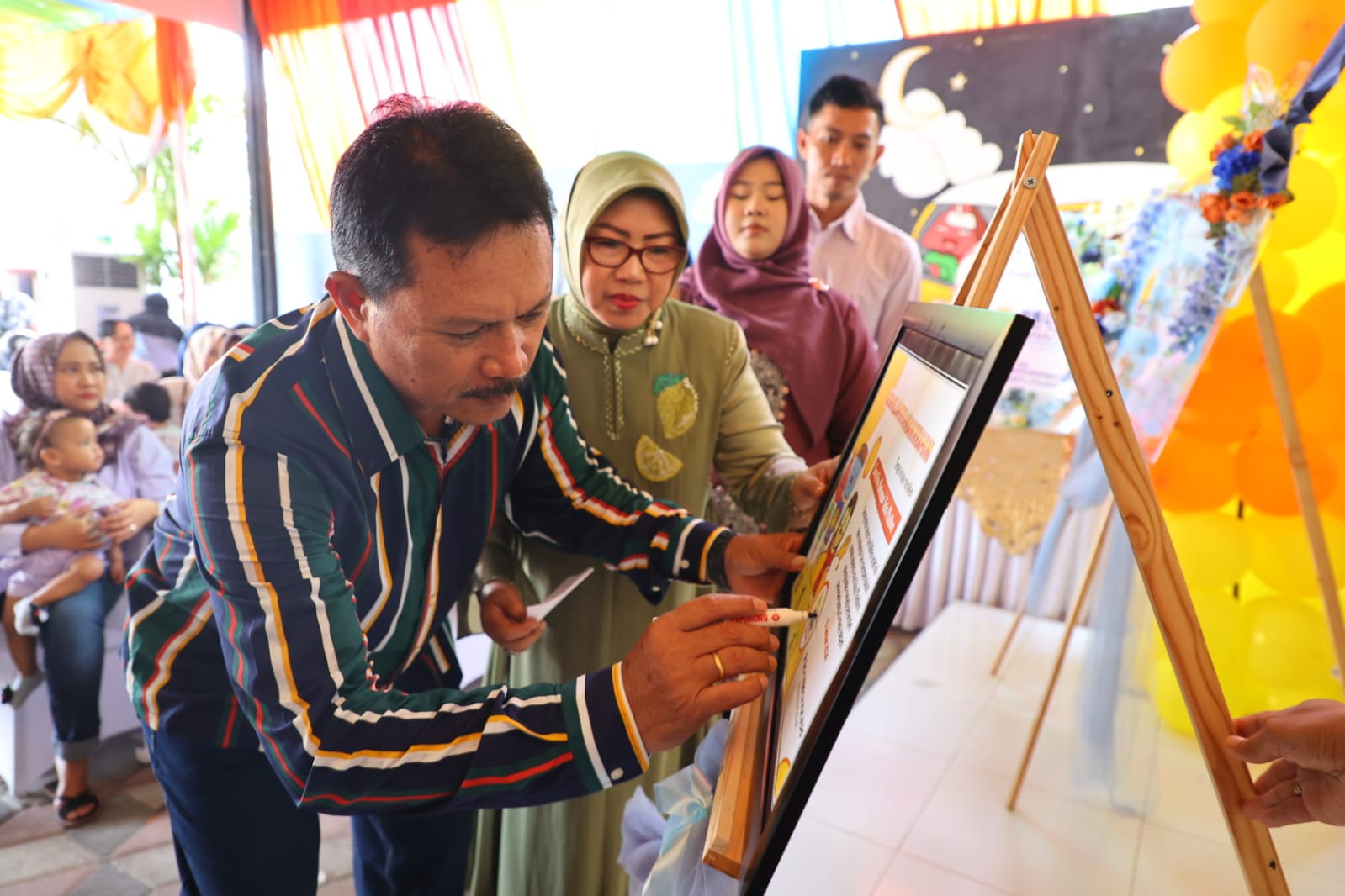Foto 2 dari 9: Turut Resmikan Sunny Glow Montessori, Wali Kota Harap Jadi Penyempurna Kualitas Pendidikan Di Kota Madiun